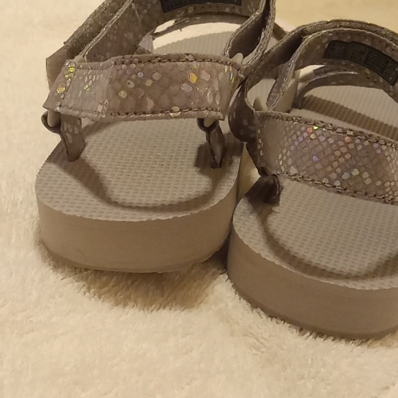 Teva Kids Sandals Size 3 Big Girl in Sparklie Drizzle Color - Picture 5 of 7